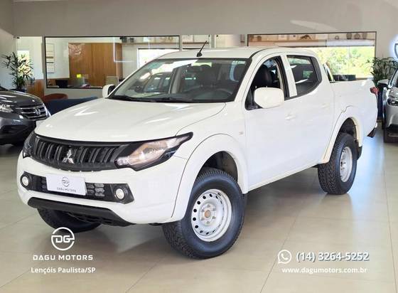 MITSUBISHI L200 TRITON 2.4 16V TURBO DIESEL GL CD 4X4 MANUAL MITSUBISHI L200 TRITON 2.4 16V TURBO DIESEL GL CD 4X4 MANUAL